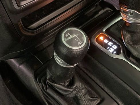 Used 2020 Jeep Wrangler Sport AWD/4WD image 38