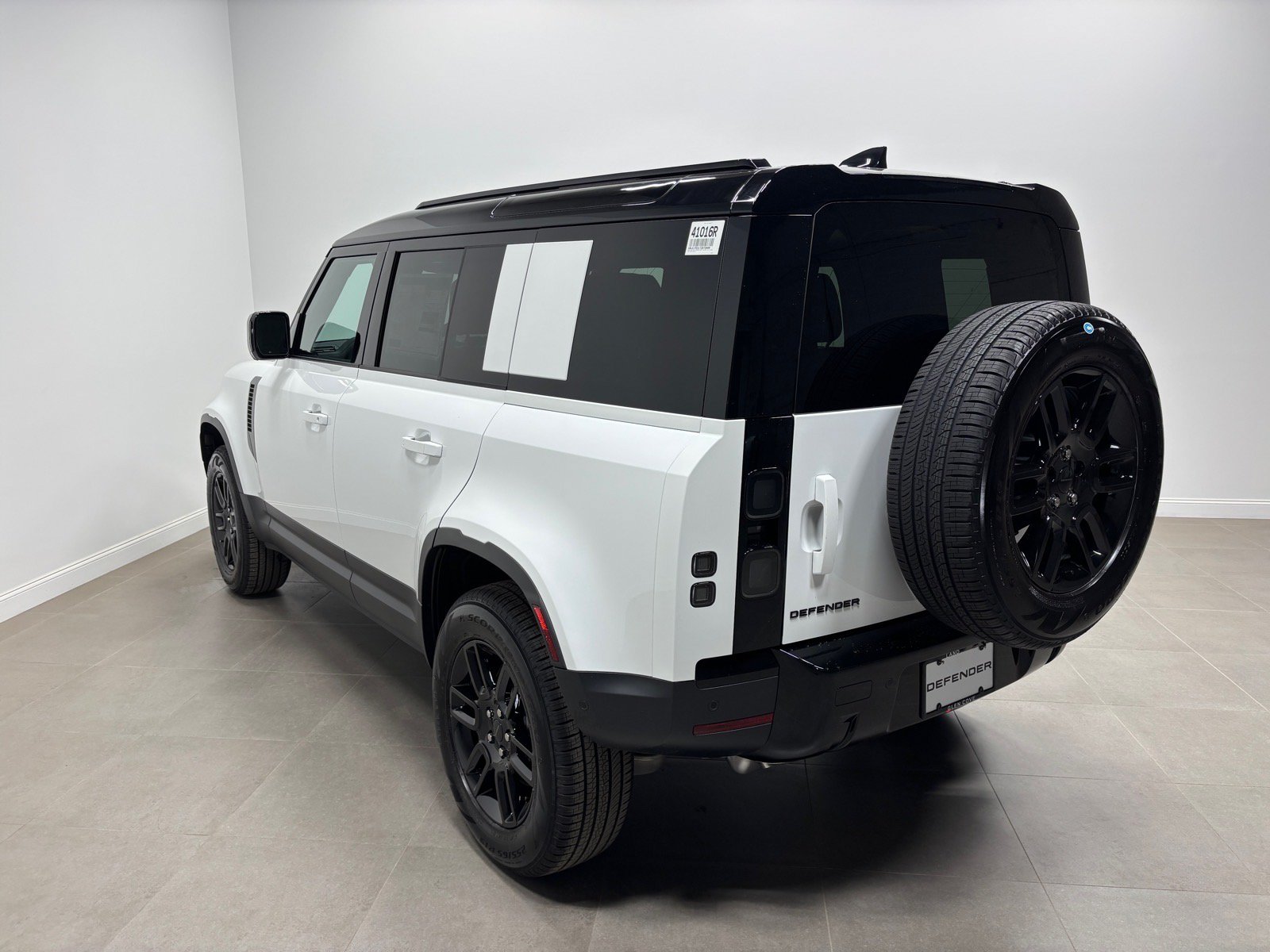 Used 2026 Land Rover Defender 110 S AWD/4WD image 9