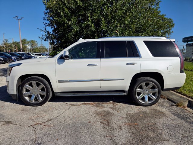 Used 2020 Cadillac Escalade Luxury AWD/4WD image 3
