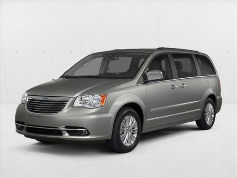Used 2011 Chrysler Town & Country Touring FWD image 1