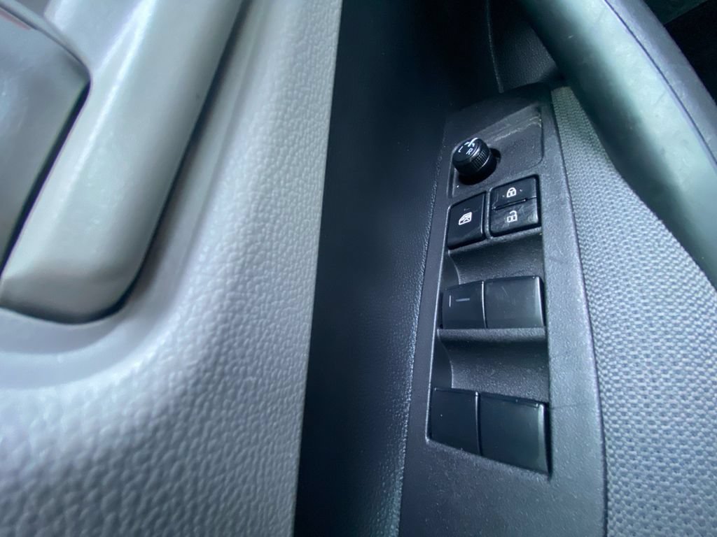 Used 2025 Toyota Corolla LE FWD image 17