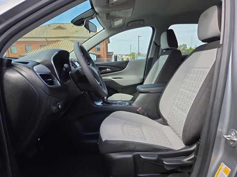 Used 2023 Chevrolet Equinox LS image 10