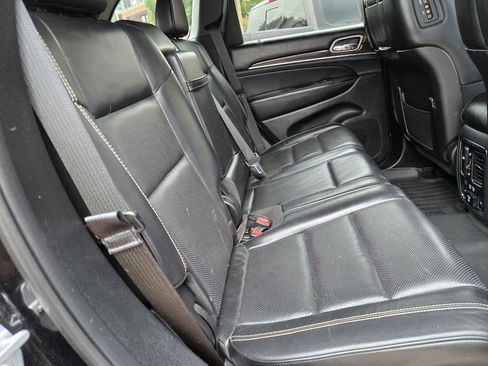 Used 2017 Jeep Grand Cherokee Overland w/ Jeep Active Safety Group image 23