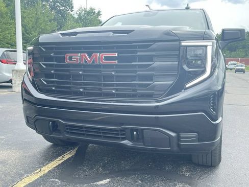 Certified 2024 GMC Sierra 1500 Pro w/ Graphite Edition AWD/4WD image 30