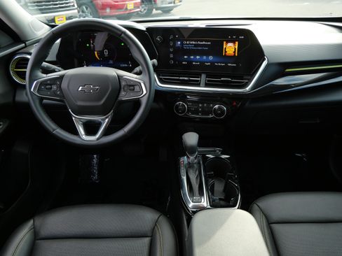Used 2025 Chevrolet Trax ACTIV w/ Driver Confidence Package FWD image 10