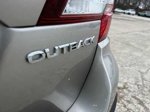 Used 2019 Subaru Outback 2.5i Limited image 32