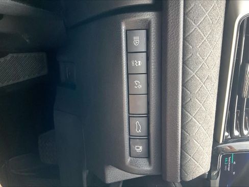 Used 2025 Toyota Camry XLE w/ Premium Package FWD image 34