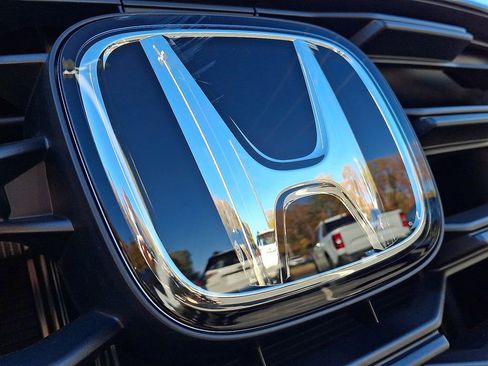 New 2025 Honda Pilot Sport image 11