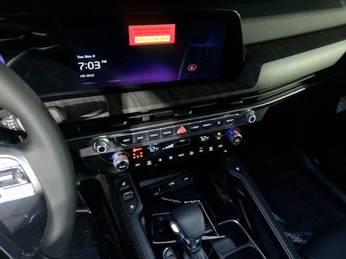 Used 2023 Kia Telluride EX w/ EX Captain's Chair Package FWD image 24