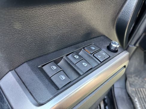 Used 2017 Toyota Tacoma Limited w/ Tow Package image 14