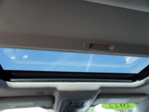 Used 2022 Toyota Highlander XLE image 18