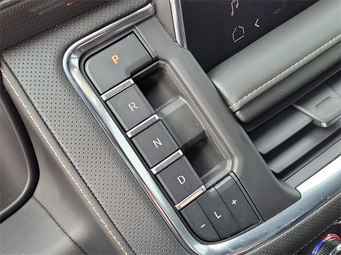 Used 2023 GMC Yukon AT4 image 34