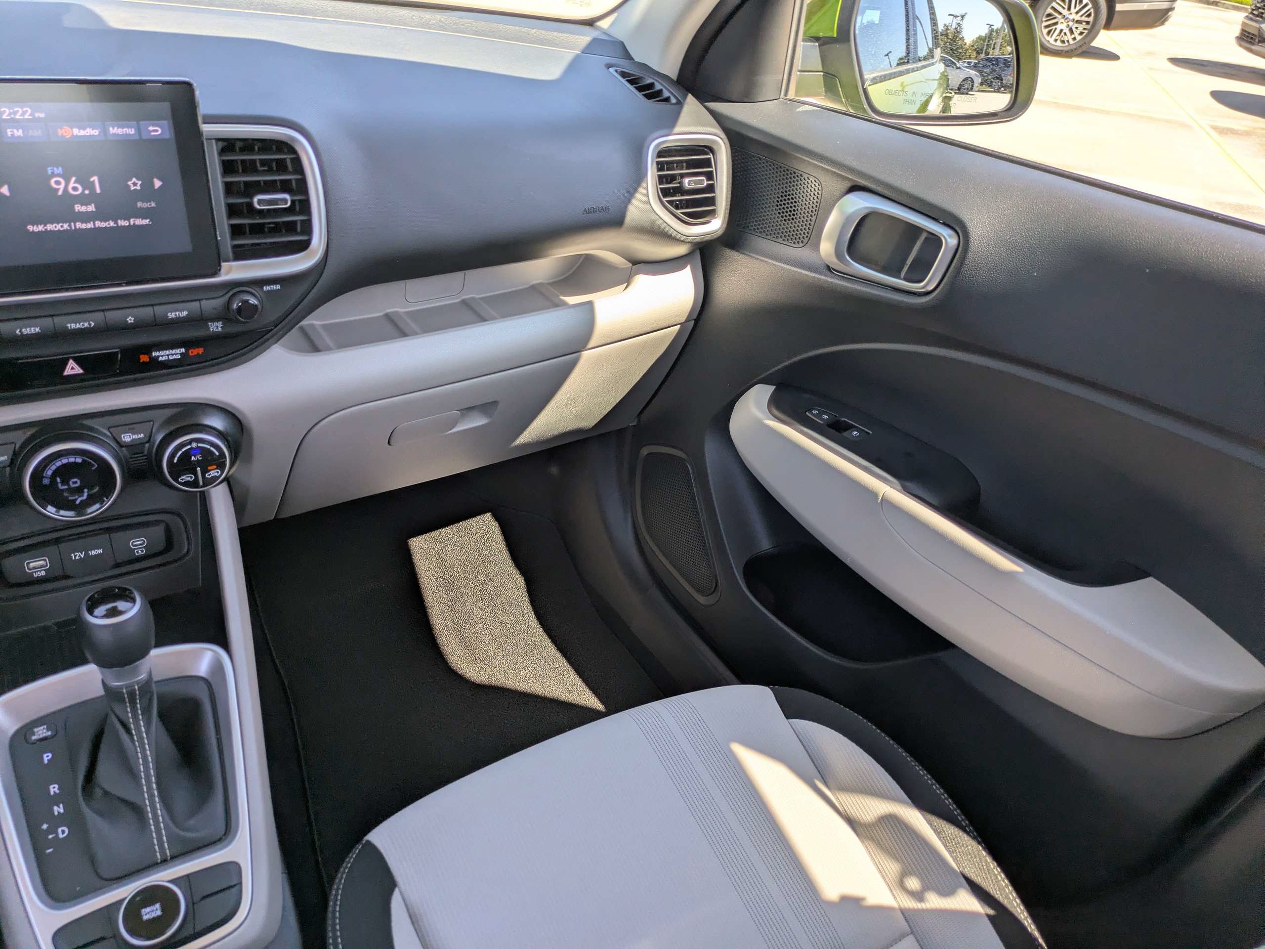 Certified 2024 Hyundai Venue SEL FWD image 15
