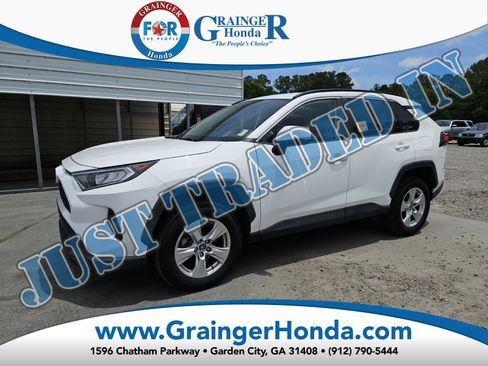 Used 2020 Toyota RAV4 XLE FWD image 1