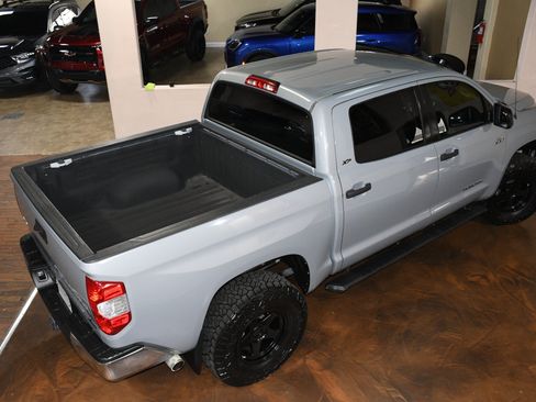 Used 2019 Toyota Tundra SR5 w/ SR5 Upgrade Package AWD/4WD image 75