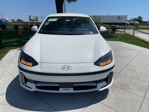 New 2025 Hyundai Ioniq 6 SE image 8
