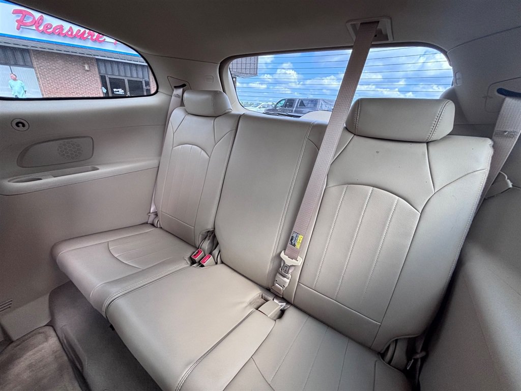 Used 2011 Buick Enclave CXL w/ Trailering Provision Package FWD image 21