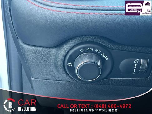 Used 2024 Dodge Durango GT RWD image 29