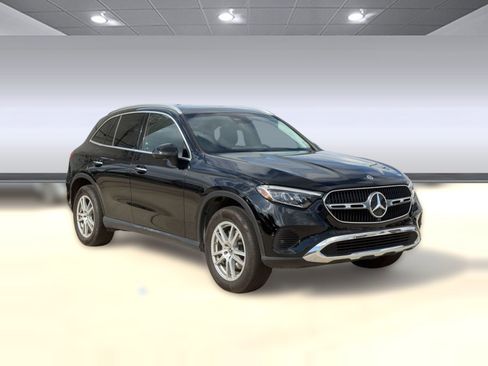 Used 2023 Mercedes-Benz GLC 300 4MATIC image 7