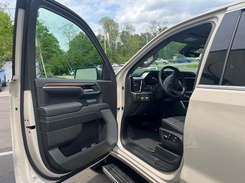 Used 2026 GMC Sierra 1500 Denali w/ Denali Reserve Package AWD/4WD image 7