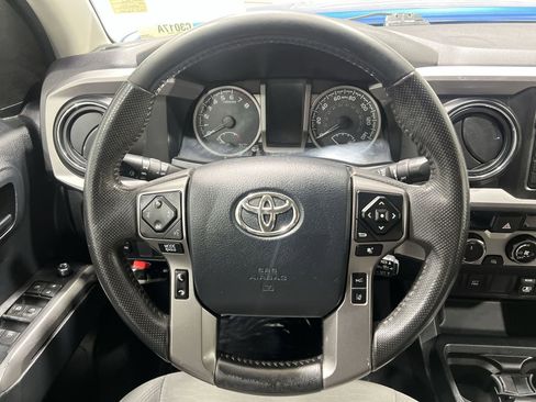 Used 2018 Toyota Tacoma SR5 image 14