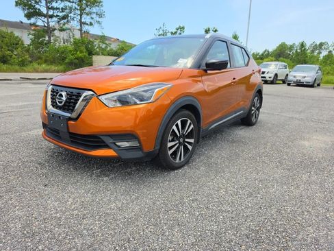 Used 2020 Nissan Kicks SR FWD image 1