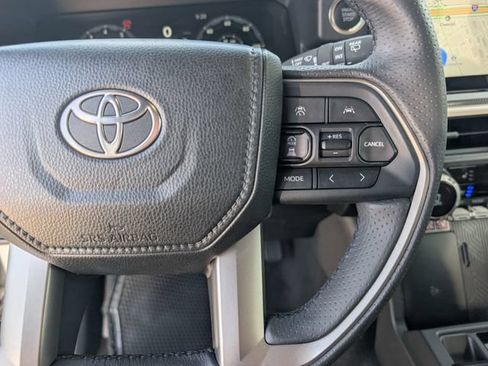 Used 2025 Toyota 4Runner Limited w/ Tow Technology Package AWD/4WD image 14