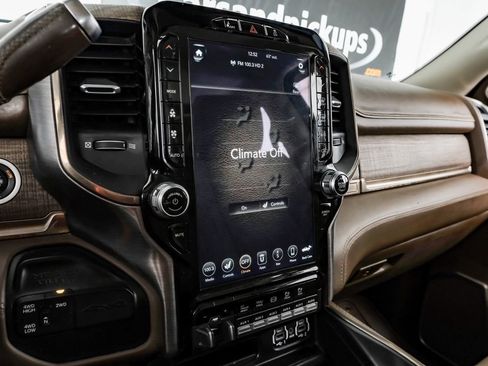 Used 2020 RAM 3500 Limited image 29