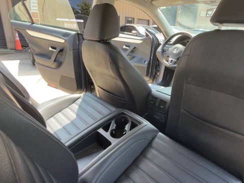 Used 2012 Volkswagen CC Sport FWD image 37