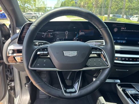 Used 2025 Cadillac Lyriq Luxury RWD image 15