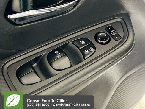 Used 2020 Nissan Versa SV image 12