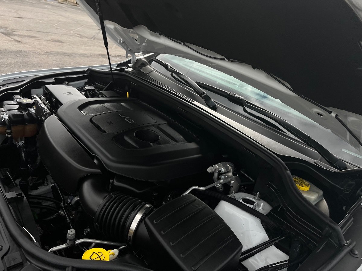 Used 2020 Jeep Grand Cherokee Altitude RWD image 40