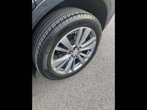 Certified 2022 Cadillac XT5 Premium Luxury image 9