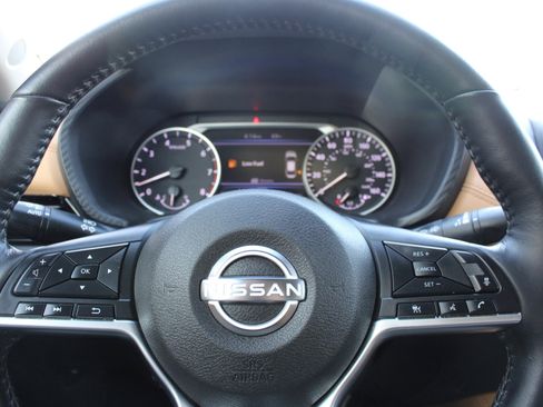 Used 2024 Nissan Sentra SV w/ SV Premium Package image 23