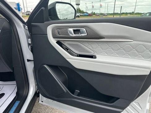 New 2026 Ford Explorer Platinum AWD/4WD image 11