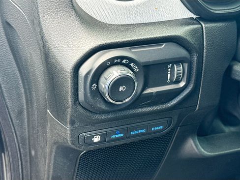 Used 2024 Jeep Wrangler Unlimited AWD/4WD image 10