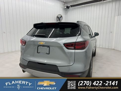 Used 2024 Chevrolet Blazer LT w/ Convenience Package image 3