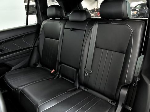 Certified 2024 Volkswagen Tiguan SE R-Line image 10