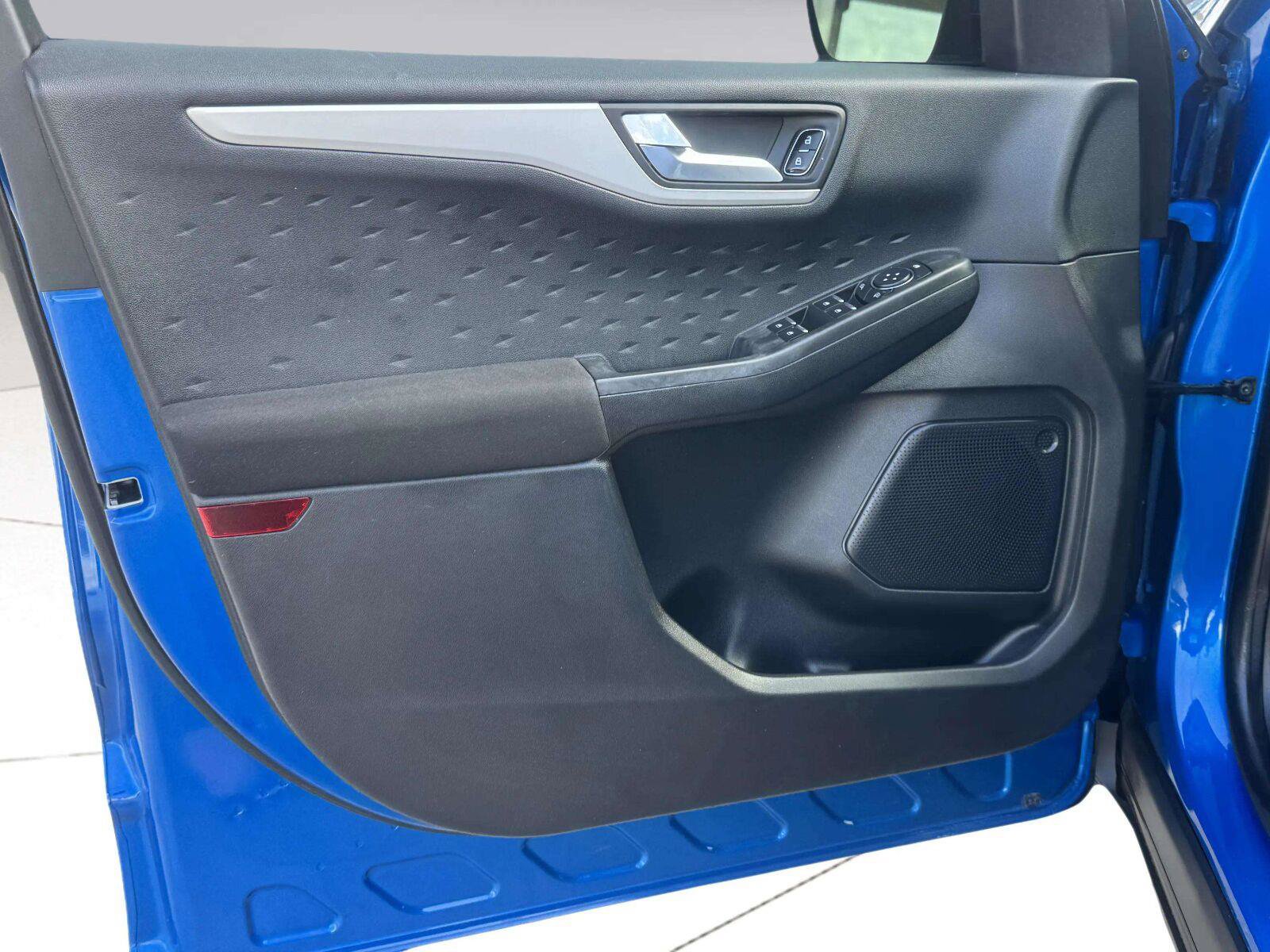 Used 2022 Ford Escape SE w/ Convenience Package FWD image 18