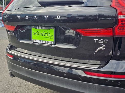 Used 2019 Volvo XC60 T6 Momentum w/ Advanced Package image 14