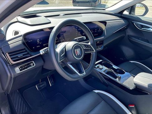 Used 2025 Buick Envision Sport Touring image 17