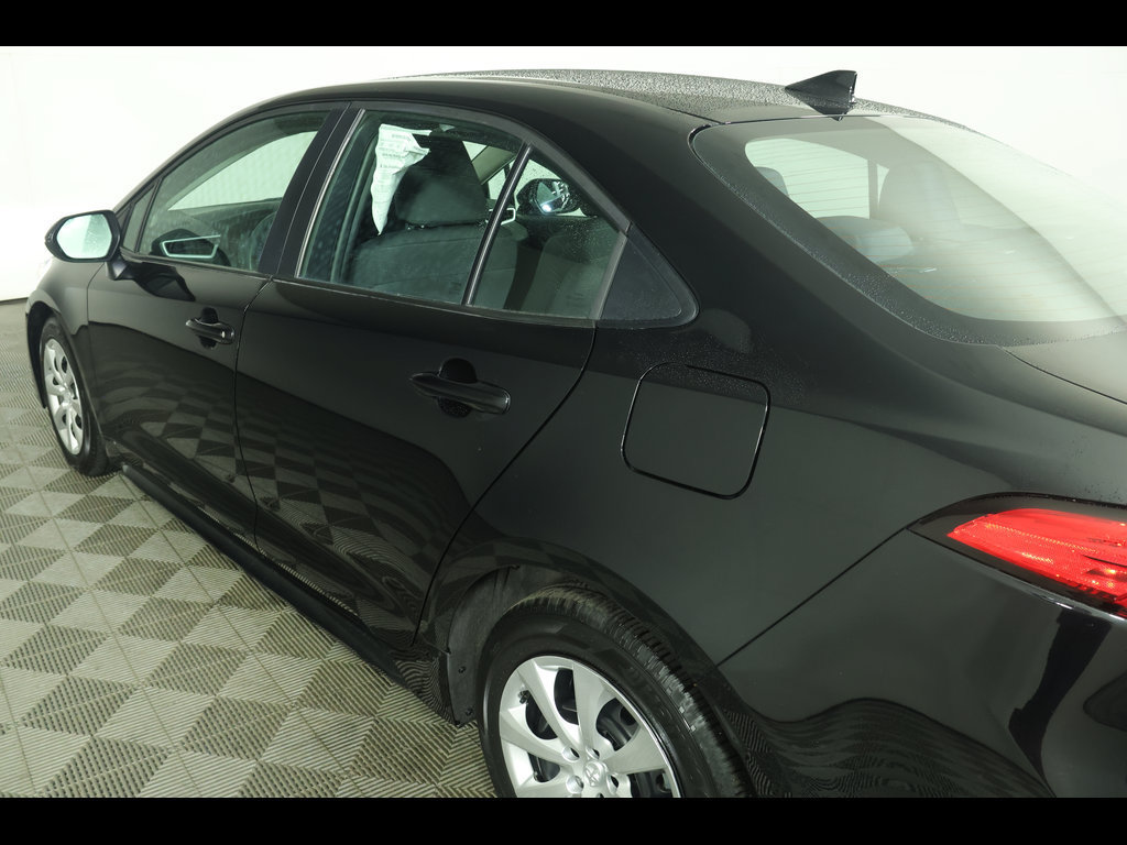 Used 2025 Toyota Corolla LE FWD image 16