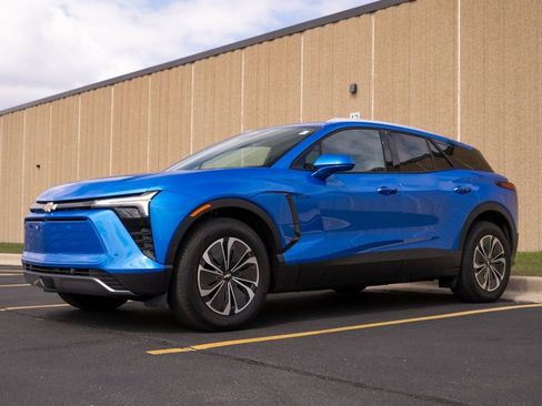 New 2025 Chevrolet Blazer EV LT w/ Super Cruise Package AWD/4WD image 4