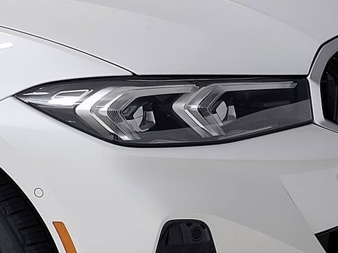 New 2026 BMW 330i Sedan w/ Premium Package image 9