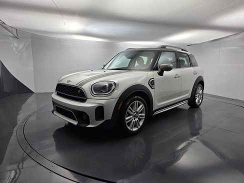 Used 2024 MINI Cooper Countryman S w/ Signature Upholstery Package FWD image 8