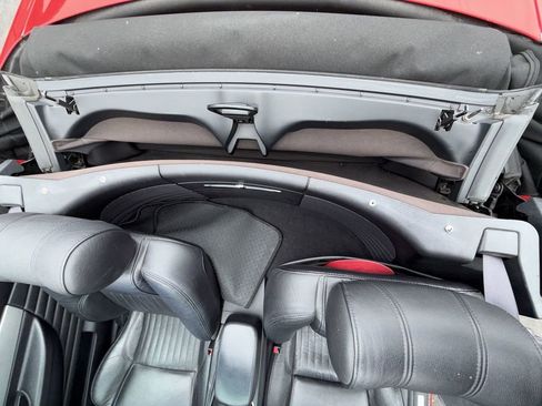 Used 2005 Ford Thunderbird image 26