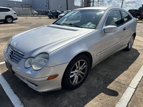 Used 2002 Mercedes-Benz C 230 Coupe image 5