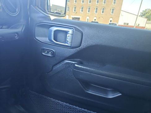Used 2022 Jeep Wrangler Unlimited Sport AWD/4WD image 35