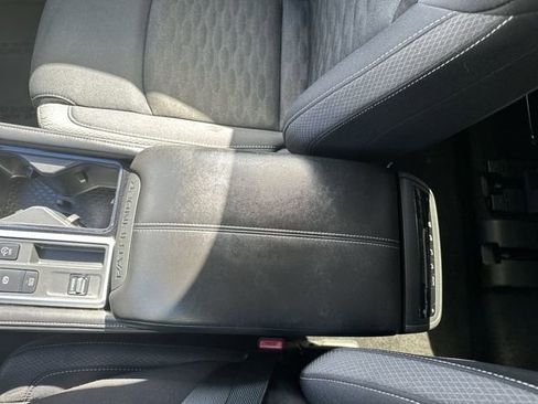 Used 2025 Nissan Pathfinder SV image 24