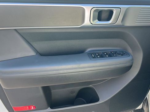 Certified 2025 Hyundai Santa Fe SEL AWD/4WD image 12